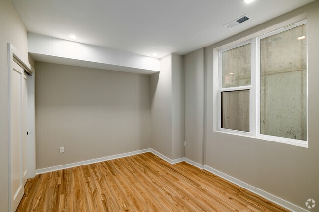 2BR, 2BA - 990SF - Second Bedroom