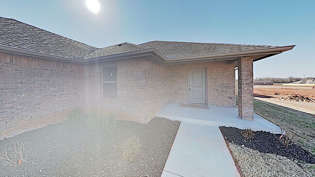 Photo - Spacious 4 Bedroom 2 Bath Home in Deer Cre...