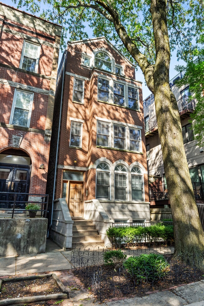 Building Photo - 1952 N Hudson Ave Rental