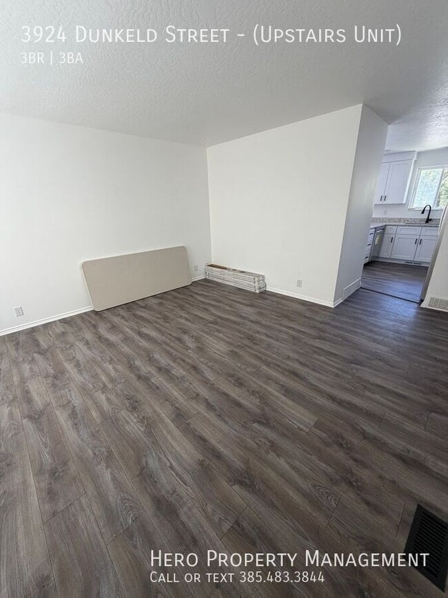 Photo - 3924 Dunkeld St Unit (Upstairs )