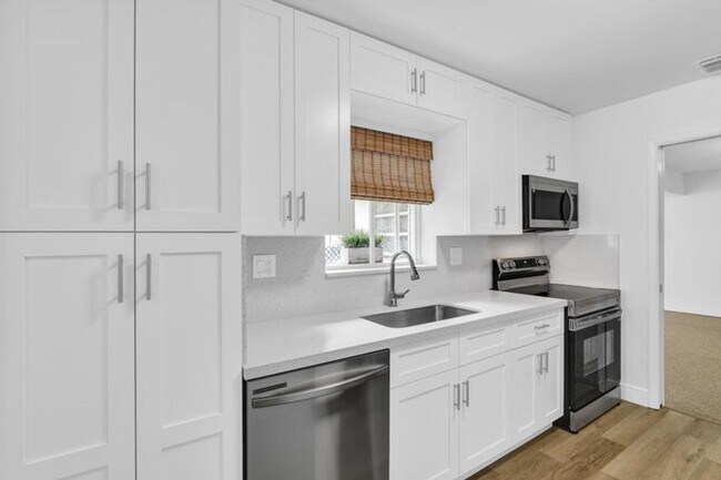 Photo - 702 Sunset Dr