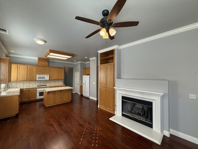 Photo - 1893 Autumn Hill Ln