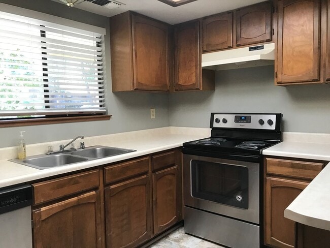 Photo - Nice well cared for home in desirable Edge...