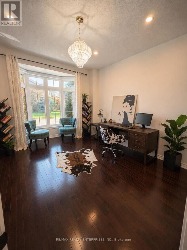 Photo - 250 Admiral Dr
