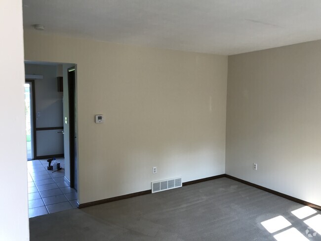 Building Photo - 2219 Chestnut St Rental