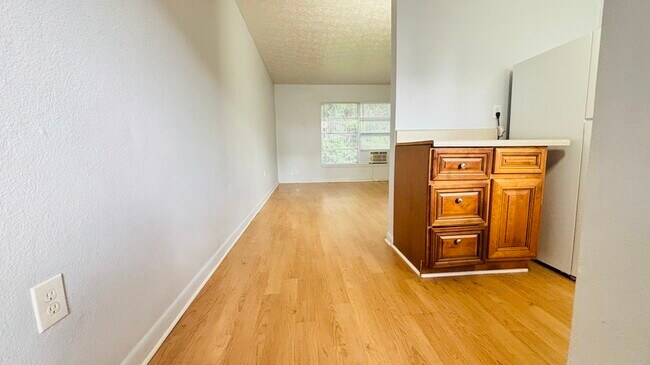 Building Photo - 905 Thomas St Unit B-19 Rental