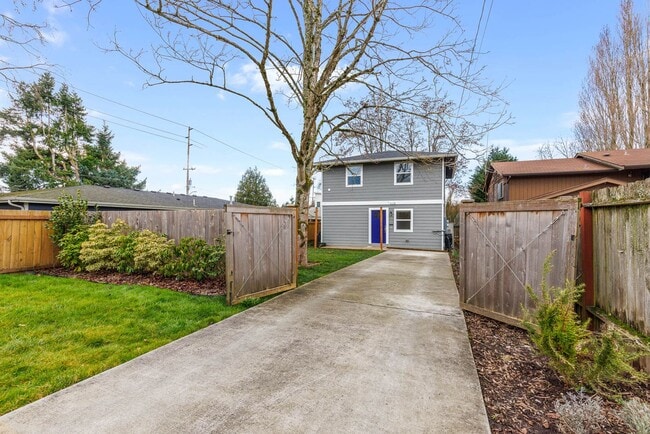 Building Photo - 202 NW 95th St Unit B