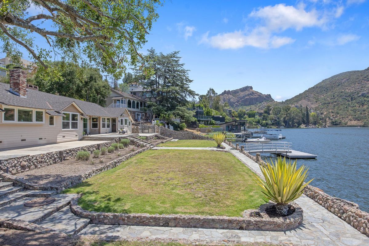 Photo - 800 Lake Sherwood Dr House
