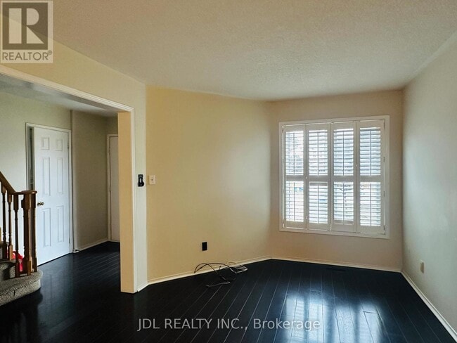 Photo - 18 Dunsmore Crescent