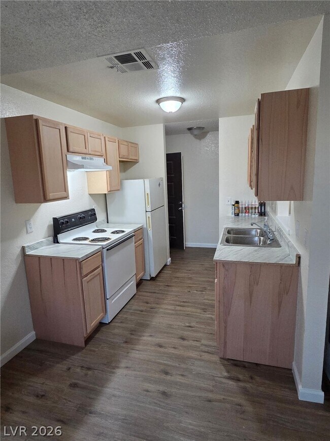 Photo - 4581 Macher Way Unidad D