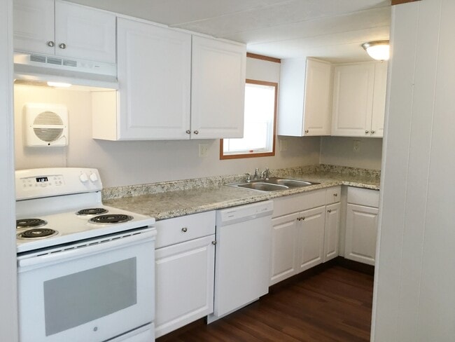 Photo - Recently Remodeled Two Bedroom/1 Bath Mobile Home near Downtown Clover!!
