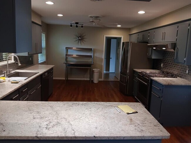 Photo - 3333 NW 62nd St