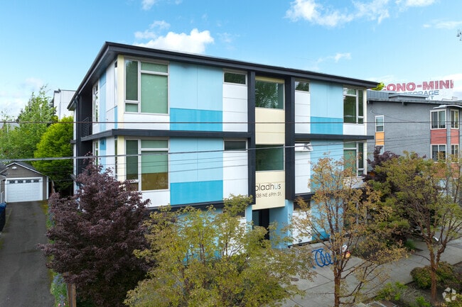Pladhus Apartments