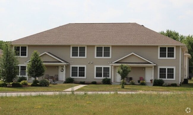 Building Photo - Luxury Townhome - HIGH END KITCHEN