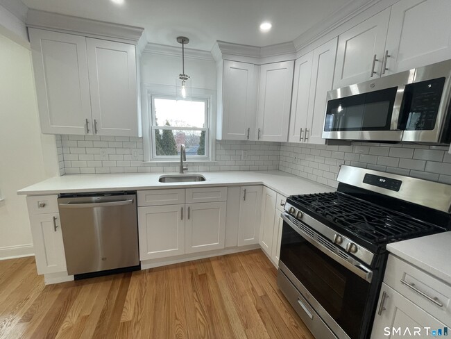 Photo - 471 Marlborough Terrace Unit 2