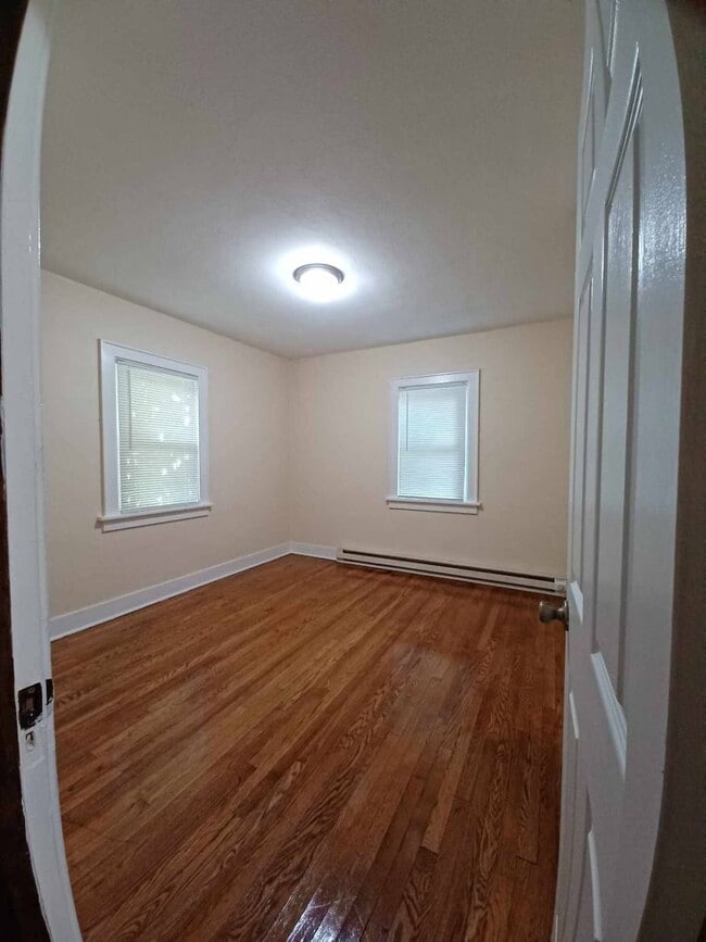 2422 Benderwirt Ave Unit 2422-1