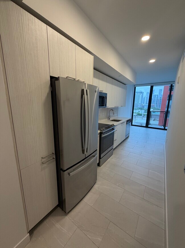 Photo - 142 NE 26th St Unidad A42