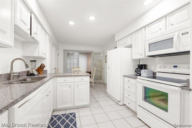 Photo - Great Location! Unit 30