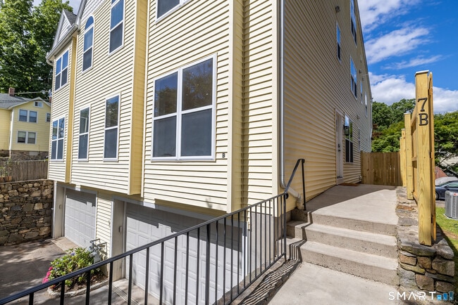 Photo - 7 Edgewood St