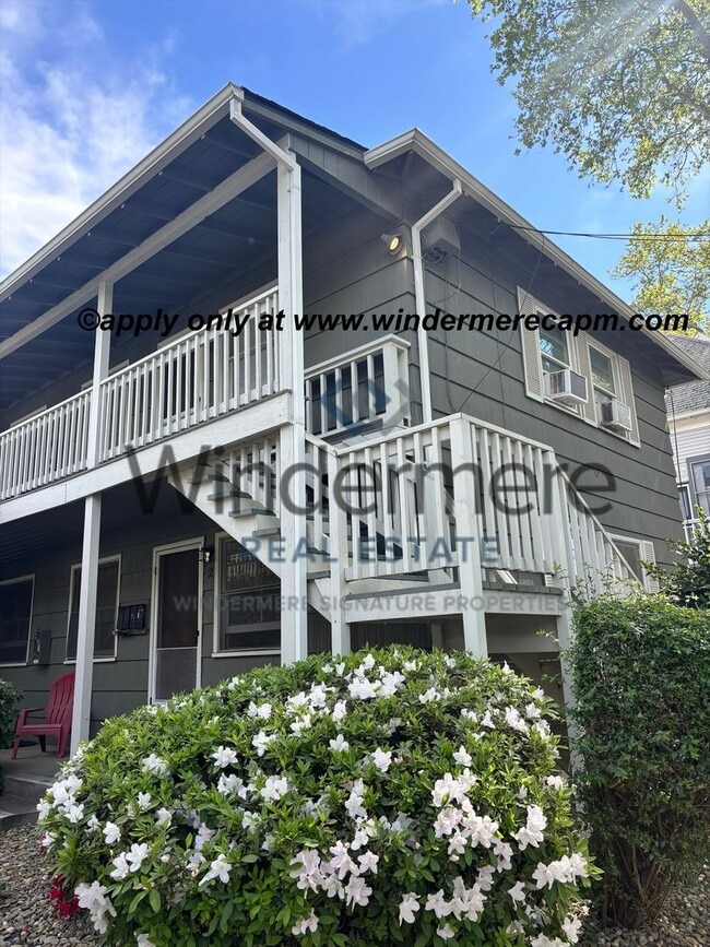 Building Photo - Adorable 1 bed Apartment set in an intimate 8 unit community in New Era Midtown!