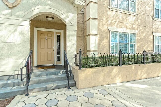 Photo - 450 S Orange Ave Unidad 1053