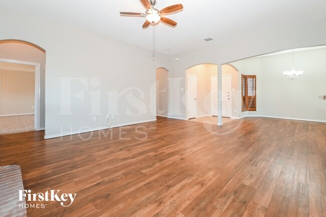 204 Troy Ln