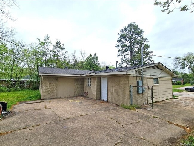 Photo - 1220 Lynwood Dr