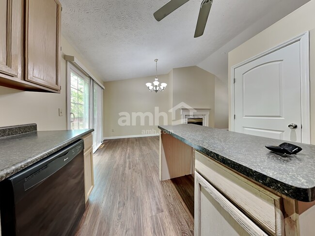 Photo - 3659 Shorewood Dr