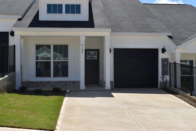 Building Photo - 4124 Taylor Pond Rd