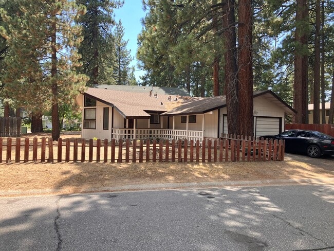 Building Photo - One level home with two car garage