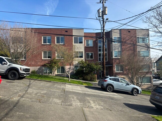 Building Photo - The Norman Apartments