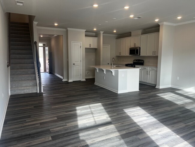 Photo - 5871 Woodlawn Dr