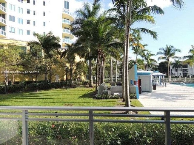 Photo - 2950 NE 188th St Unidad 309