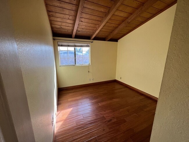 Photo - 3 Bed 2 Bath Home!