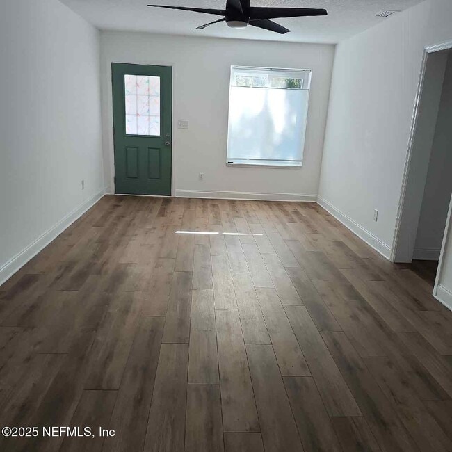 Photo - 1503 Broome St