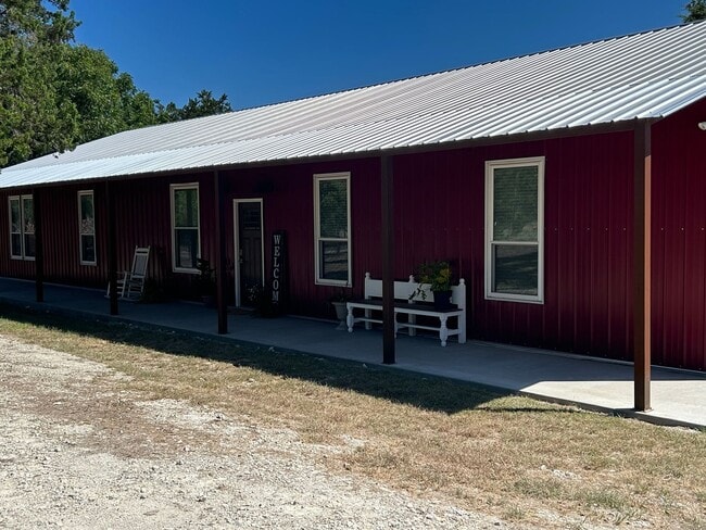 Building Photo - Country Living Meets Modern Comfort!