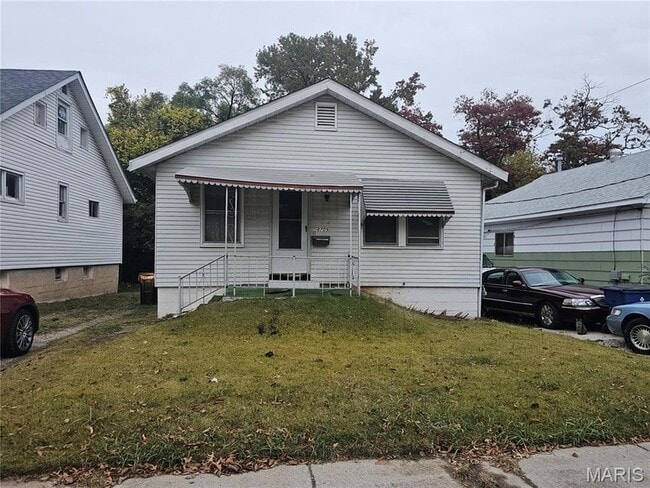 Photo - 8709 Alva Ave