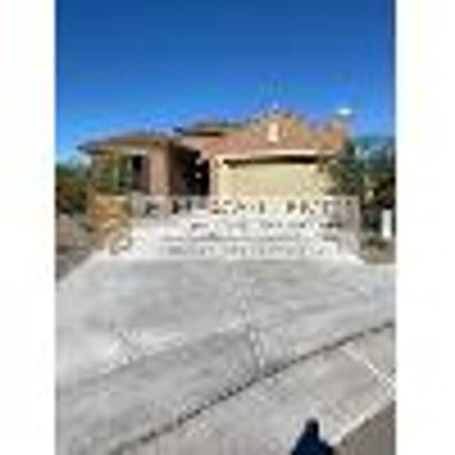 Building Photo - Luxury Living in Oro Valley $2800. Rental