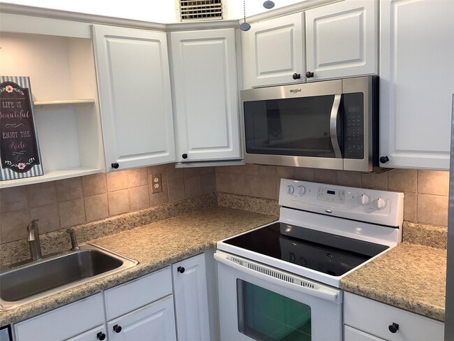 Photo - 70 Normandy B