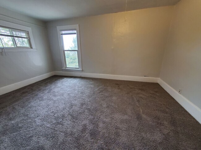 3951 SE Holgate Blvd Unit 3953 - Upstairs Unit