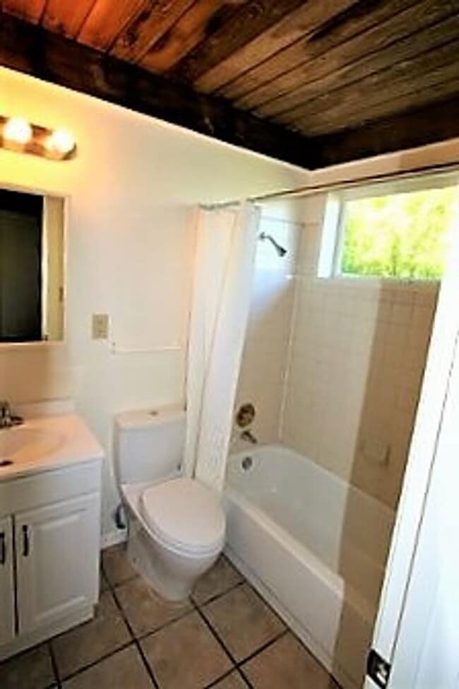 Photo - Private, sunny top floor 1BD/1BA unit in a gated community, and only three blocks from N Berkeley... Unit 1228 A