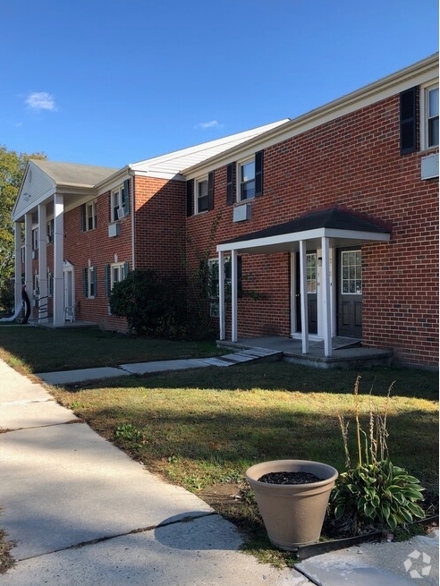 Building Photo - Sunrise Gardens Apartments