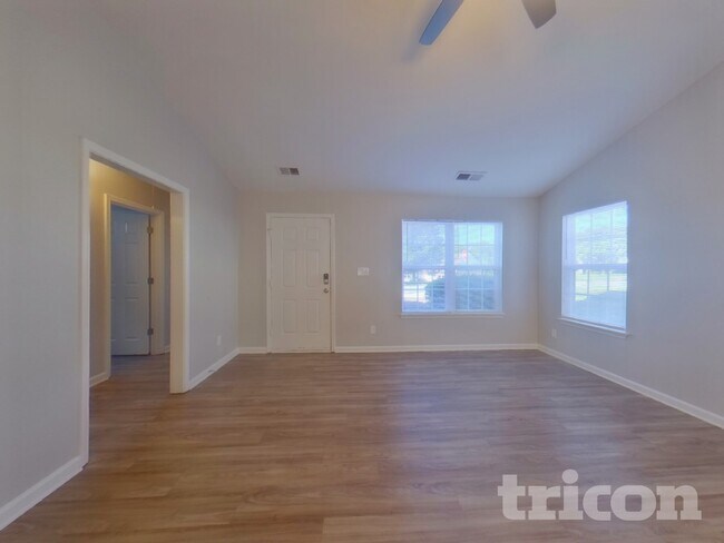 Photo - 2103 Wexford Way