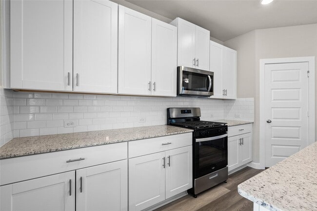 Photo - 594 Avisa Dr