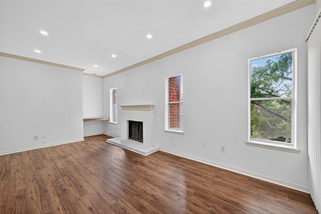 Photo - 4041 Drake St Unit 203