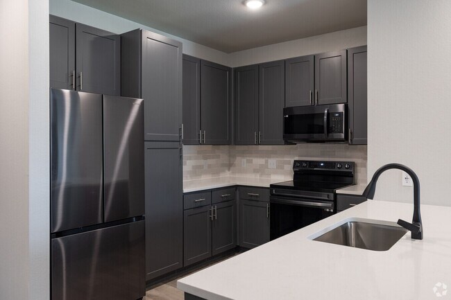 Photo - Smart, Stylish & 1 Month Free! Unidad SWFS2