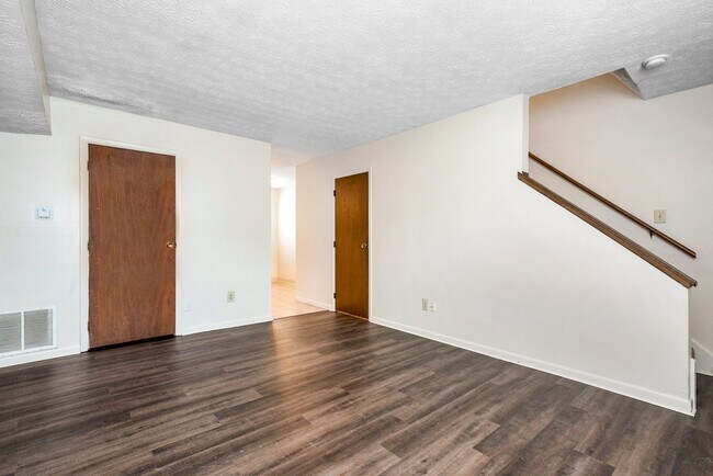 Photo - Pinecrest Village