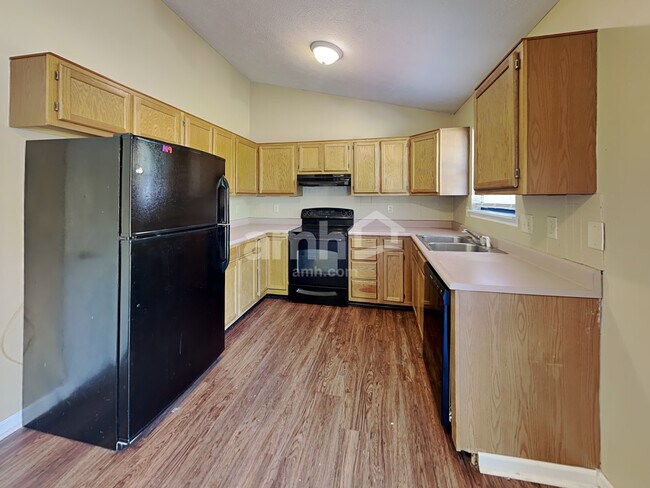 258 Longfellow Ln