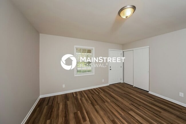 Photo - 3 Bedroom Pet-Friendly Home in Birmingham, AL with Main Street Renewal