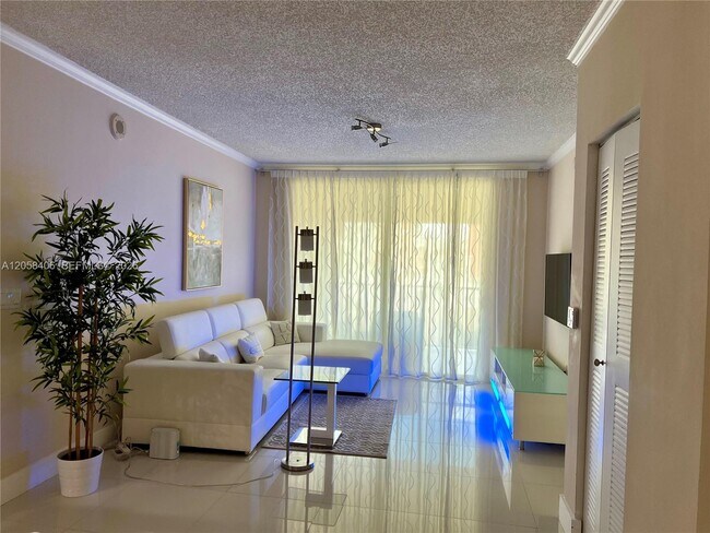 Building Photo - 17100 N Bay Rd Unit 1813